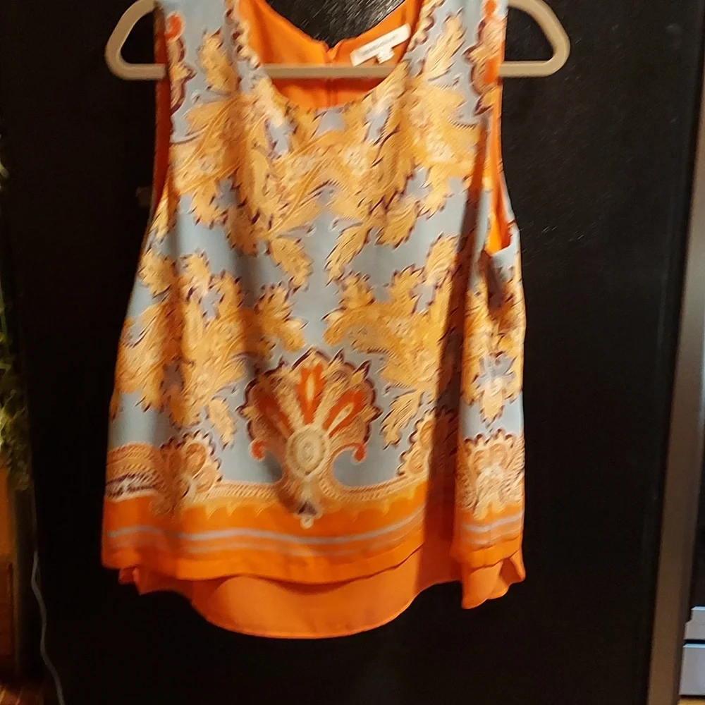 Ladies top. - Picture 7 of 7